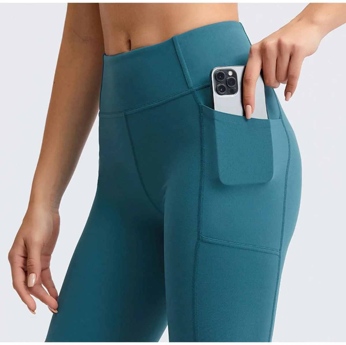 Solid Color Side Pockets Yoga Shorts