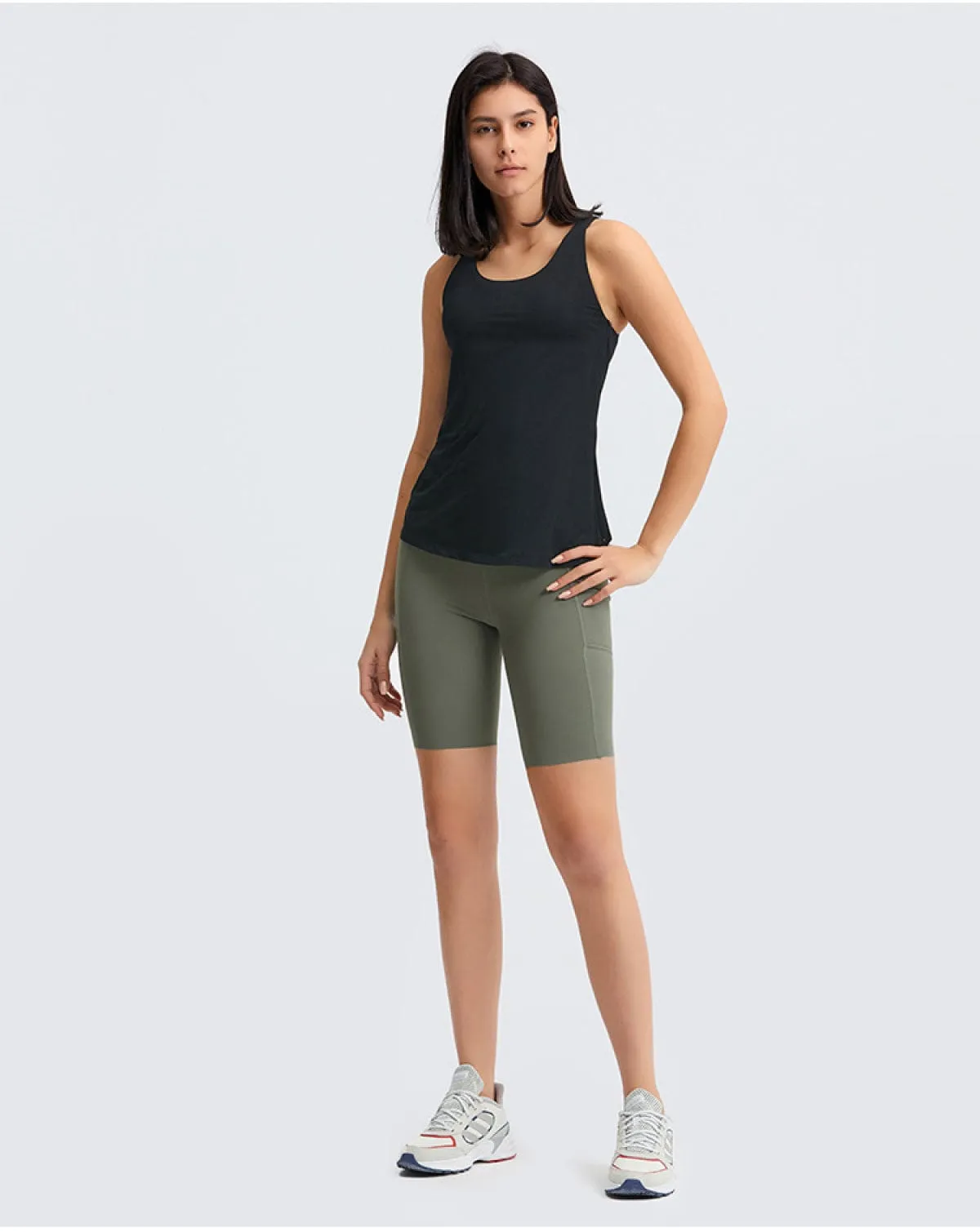Solid Color Side Pockets Yoga Shorts